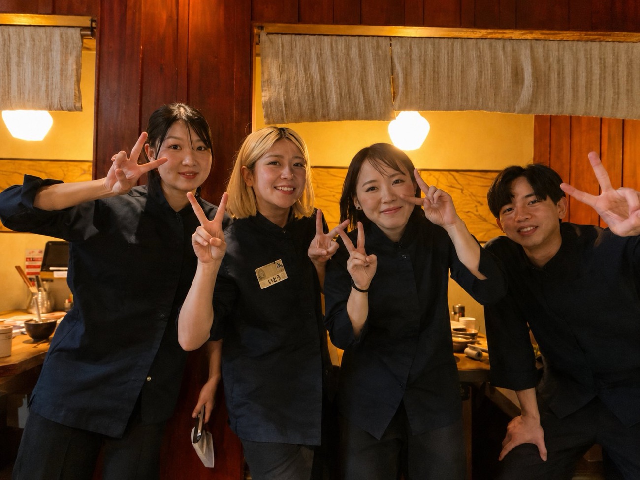 八丁堀店スタッフ一同の集合写真